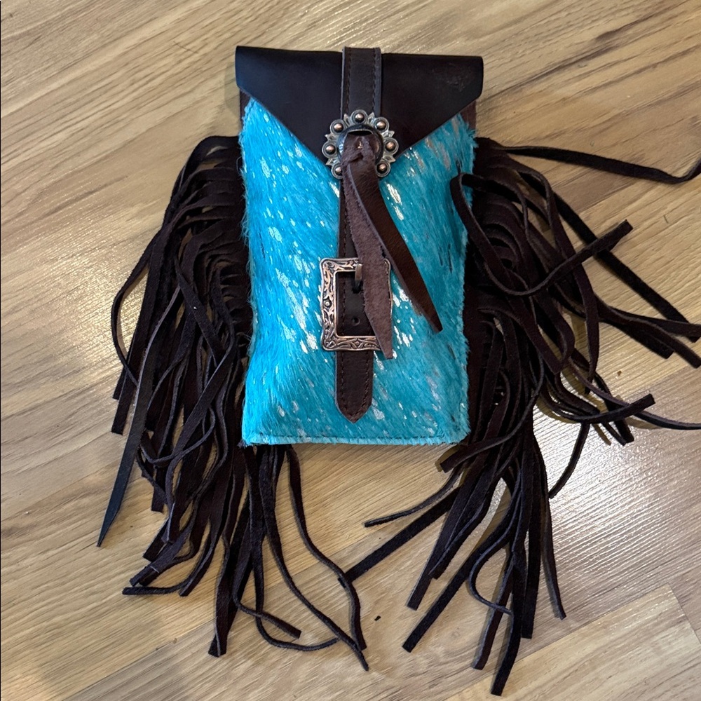 Adorable fringe leather bag